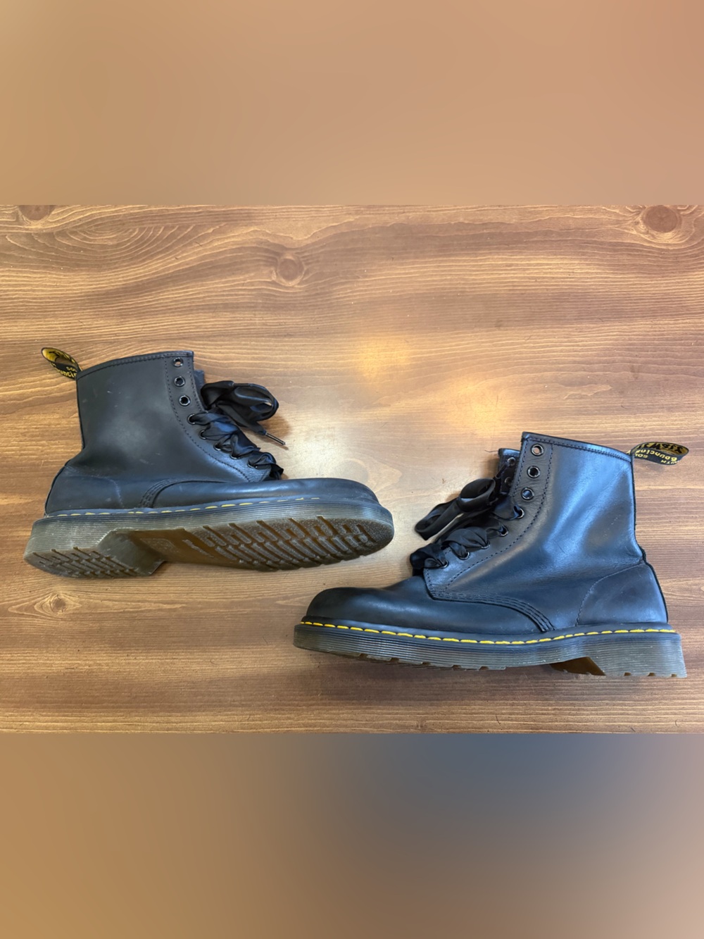 Dr. Doc Martens Women’s Black Combat Oiled Leather Boots 11